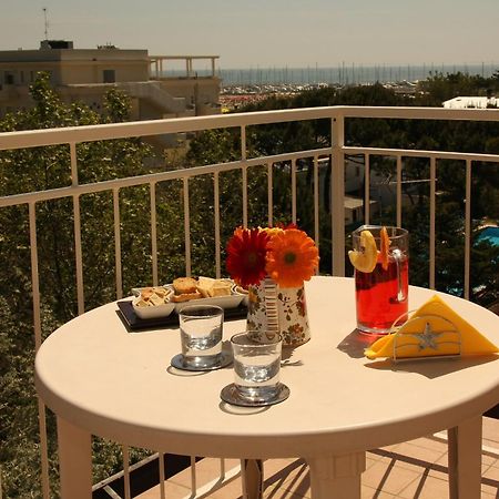 Hotel Santiago Milano Marittima Esterno foto