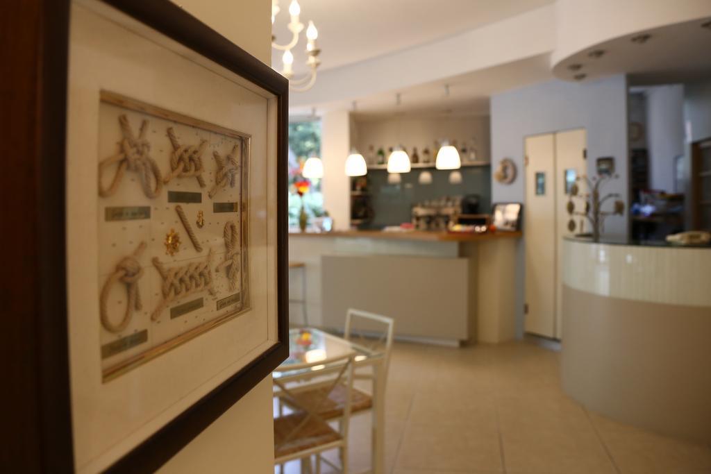 Hotel Santiago Milano Marittima Esterno foto