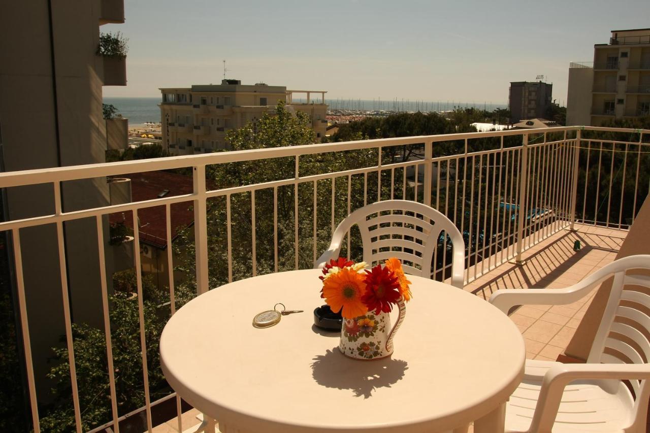 Hotel Santiago Milano Marittima Esterno foto