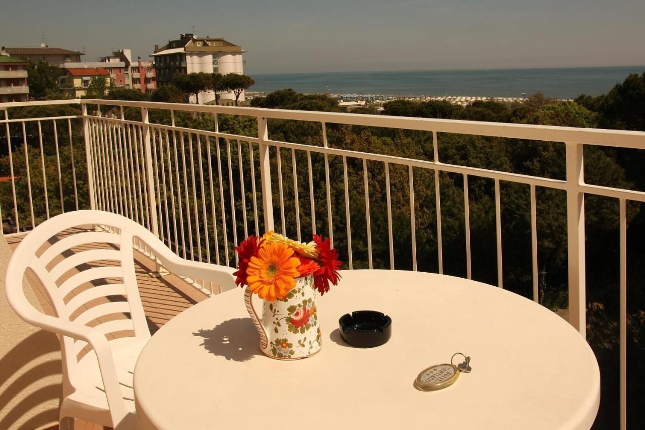Hotel Santiago Milano Marittima Esterno foto
