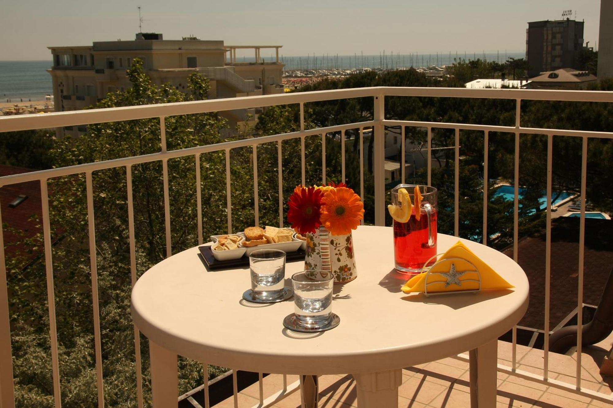 Hotel Santiago Milano Marittima Esterno foto