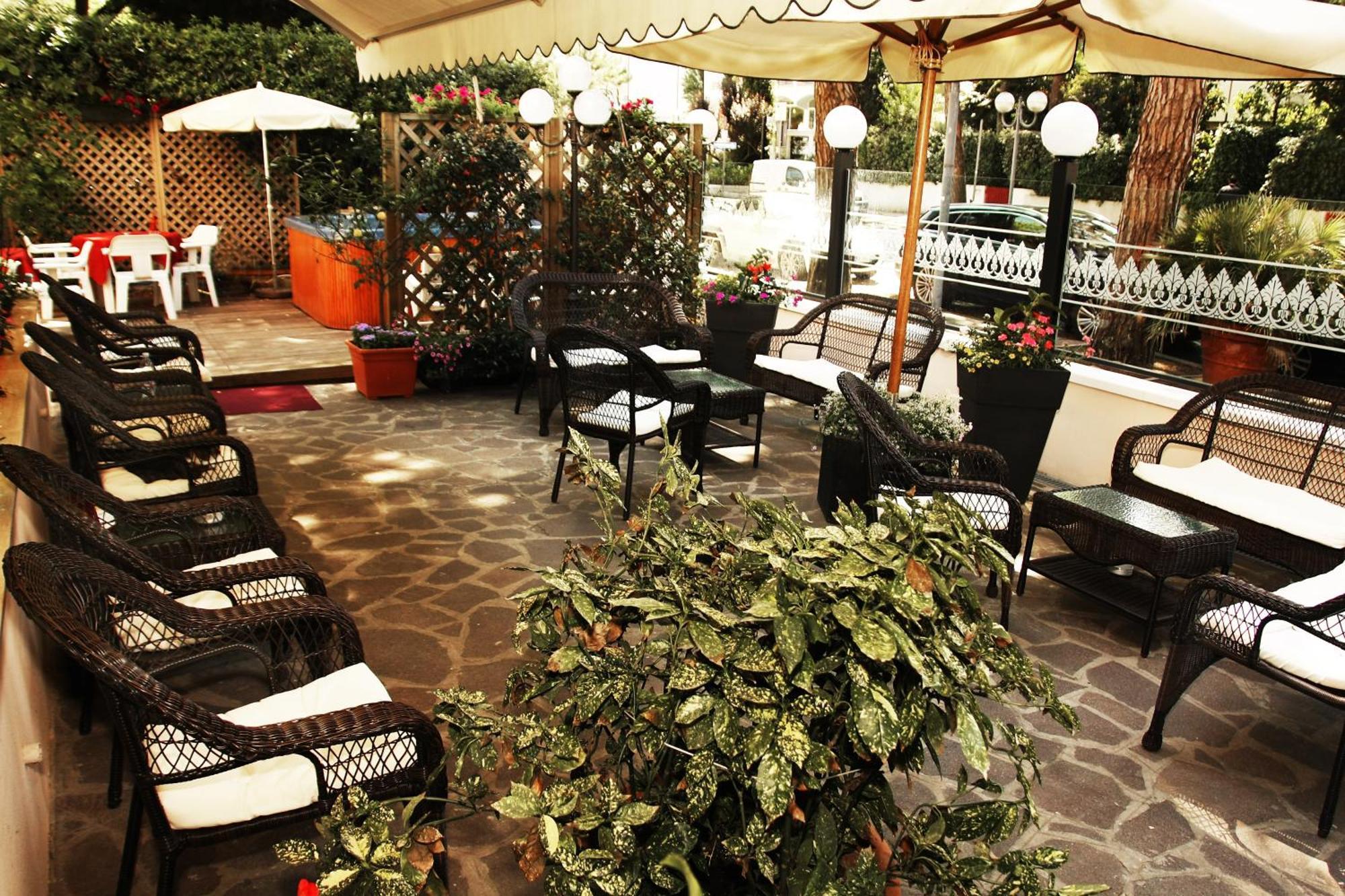 Hotel Santiago Milano Marittima Esterno foto