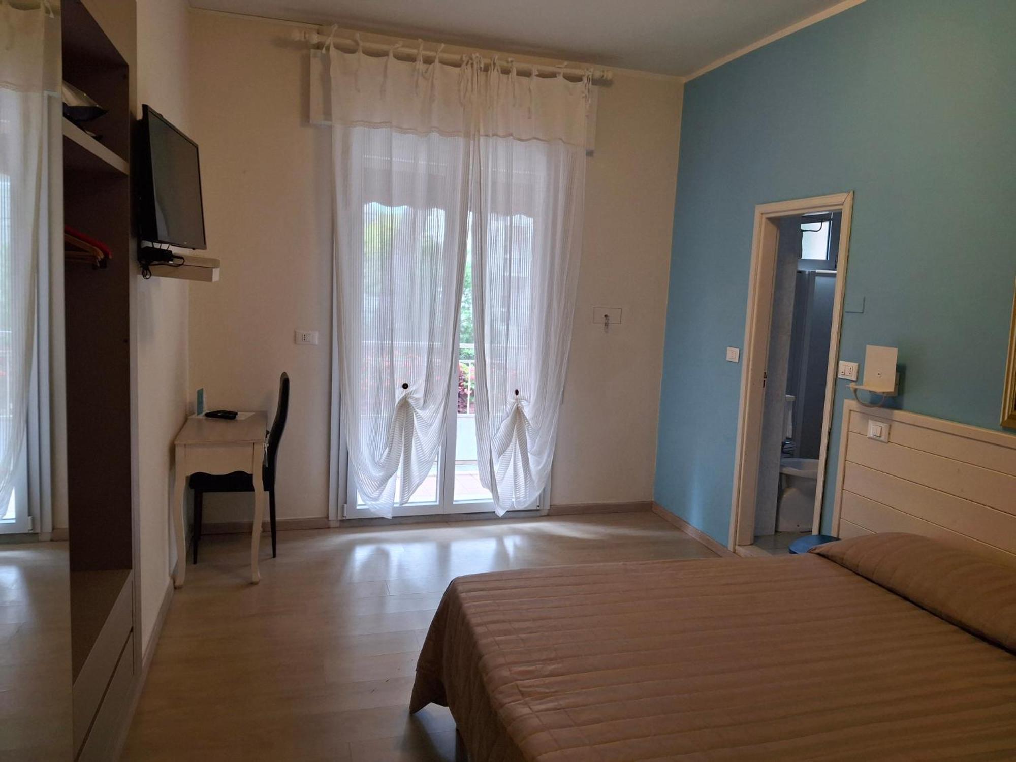 Hotel Santiago Milano Marittima Esterno foto